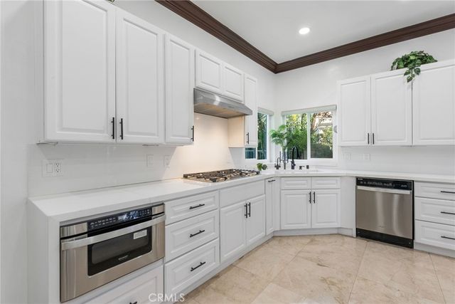 27495 Hidden Trail Road, Laguna Hills, CA 92653