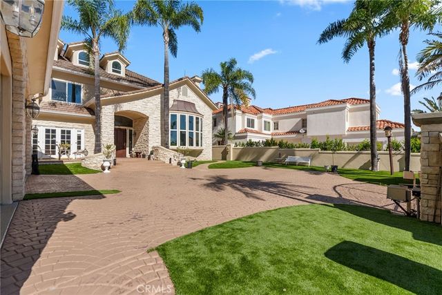 27495 Hidden Trail Road, Laguna Hills, CA 92653