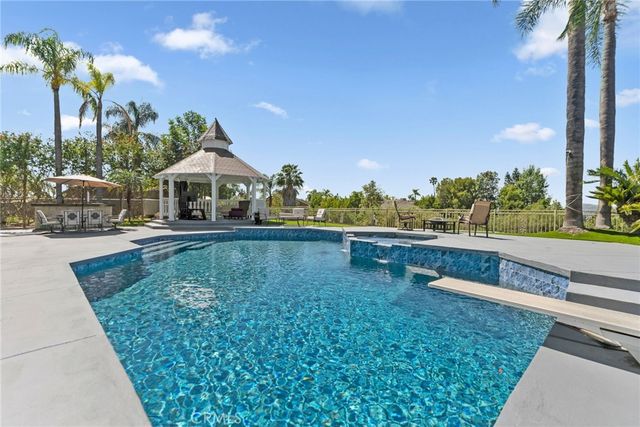 27495 Hidden Trail Road, Laguna Hills, CA 92653