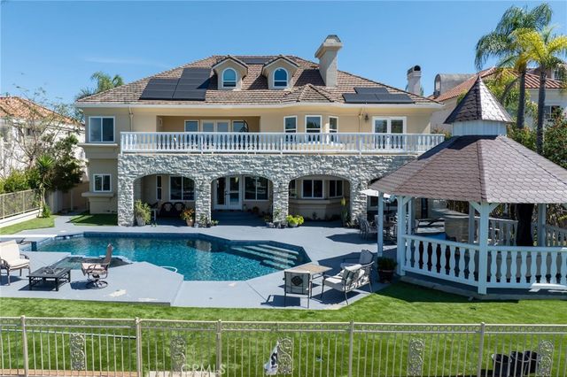 27495 Hidden Trail Road, Laguna Hills, CA 92653