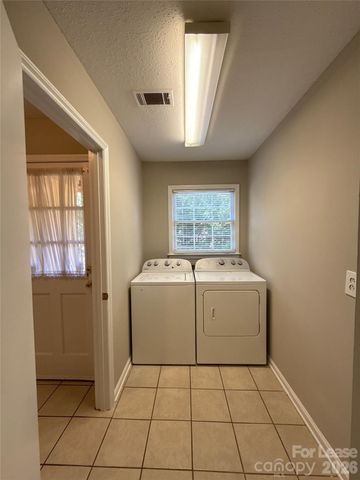 906 McLaughlin Drive, Charlotte, NC 28212