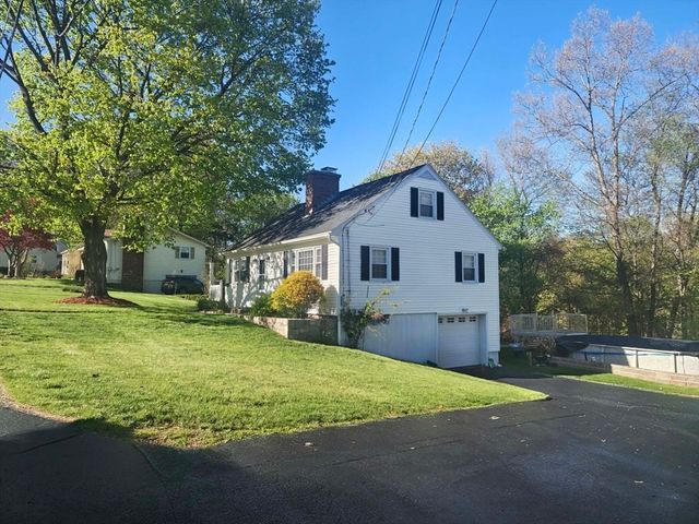 25 Manor Rd, Auburn, MA 01501