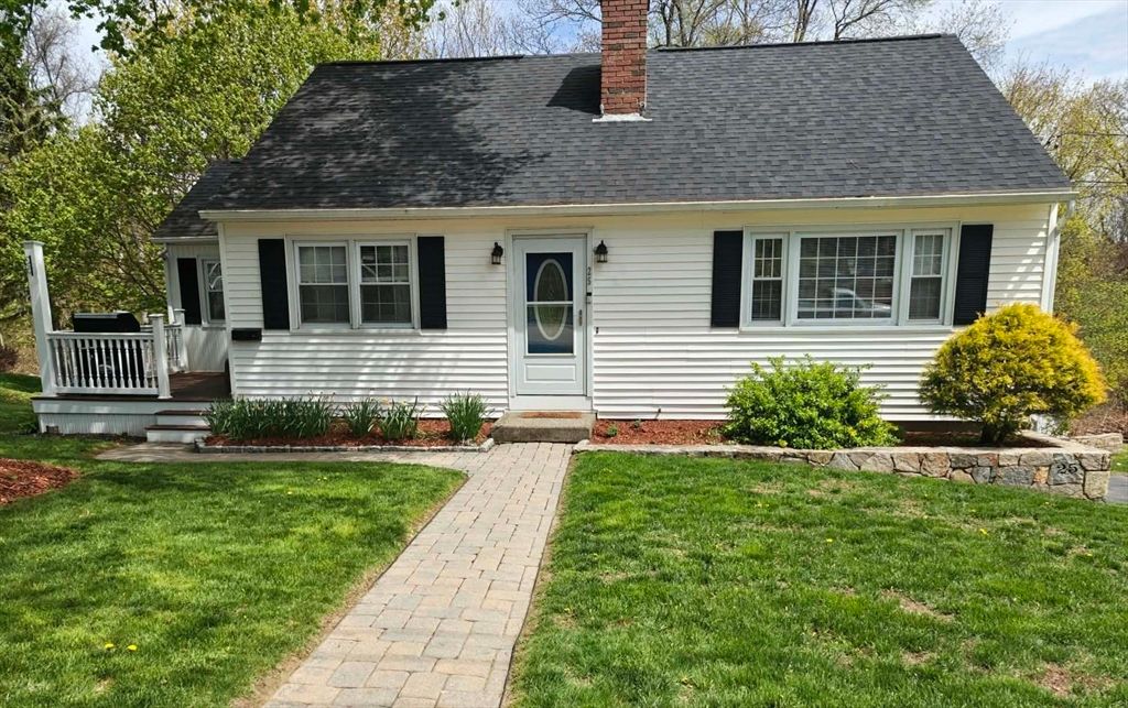 25 Manor Rd, Auburn, MA 01501