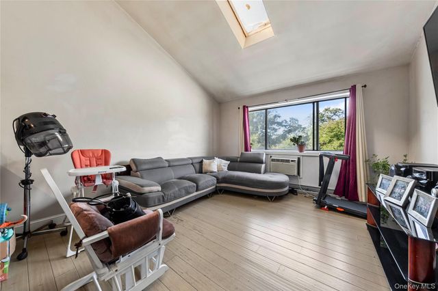 368 Balcom Avenue, Bronx, NY 10465