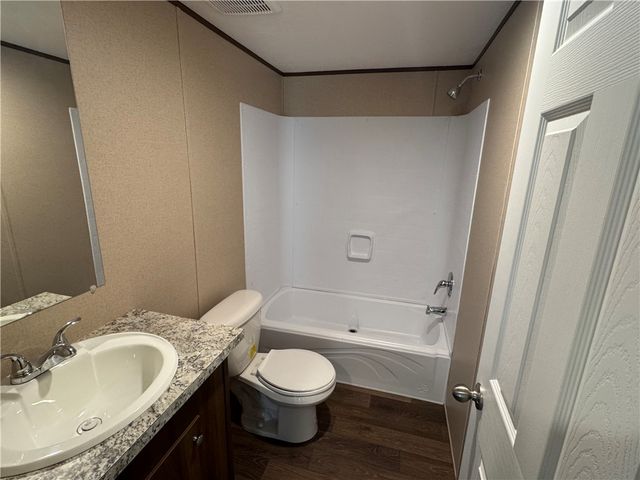 6444 madison, Huntsville, AR 72740