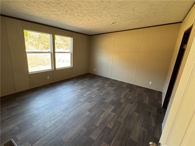 6444 madison, Huntsville, AR 72740