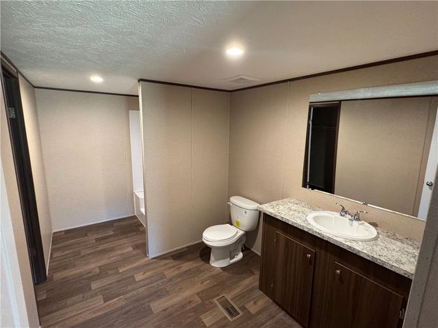 6444 madison, Huntsville, AR 72740