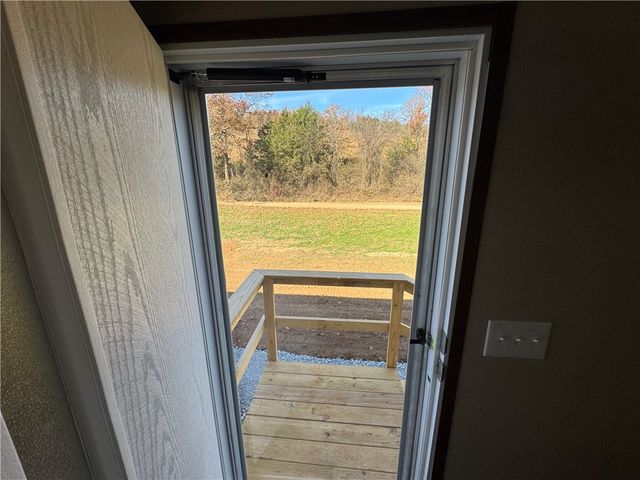 6444 madison, Huntsville, AR 72740