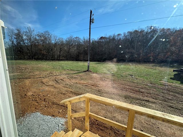 6444 madison, Huntsville, AR 72740