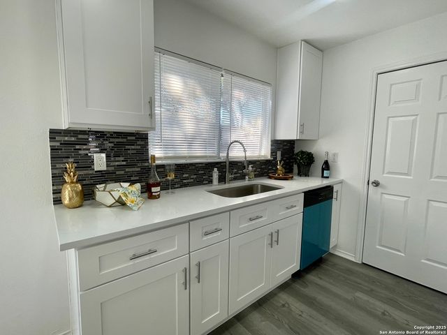 6702 MOUNTAIN ASIA, San Antonio, TX 78233