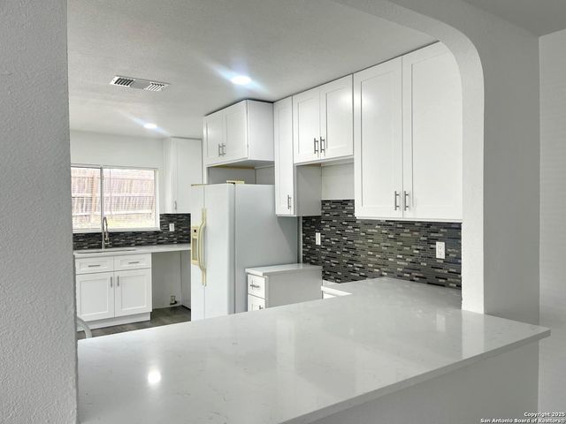 6702 MOUNTAIN ASIA, San Antonio, TX 78233