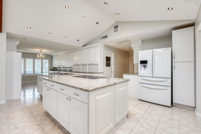 3212 OLD SPANISH Trail, El Paso, TX 79904