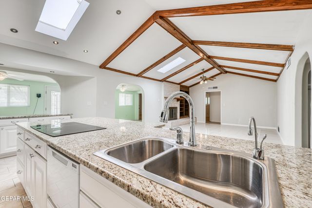 3212 OLD SPANISH Trail, El Paso, TX 79904