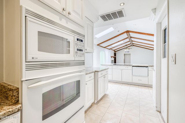3212 OLD SPANISH Trail, El Paso, TX 79904