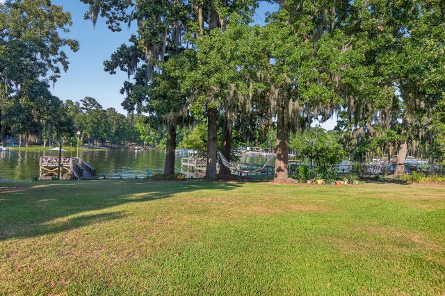 1039 Summerford Lane, Manning, SC 29102