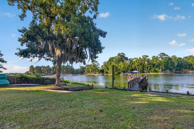1039 Summerford Lane, Manning, SC 29102