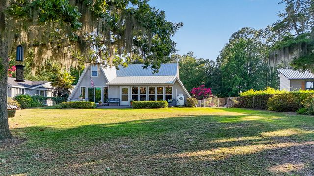 1039 Summerford Lane, Manning, SC 29102