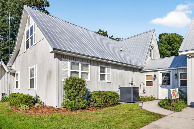 1039 Summerford Lane, Manning, SC 29102