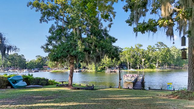 1039 Summerford Lane, Manning, SC 29102