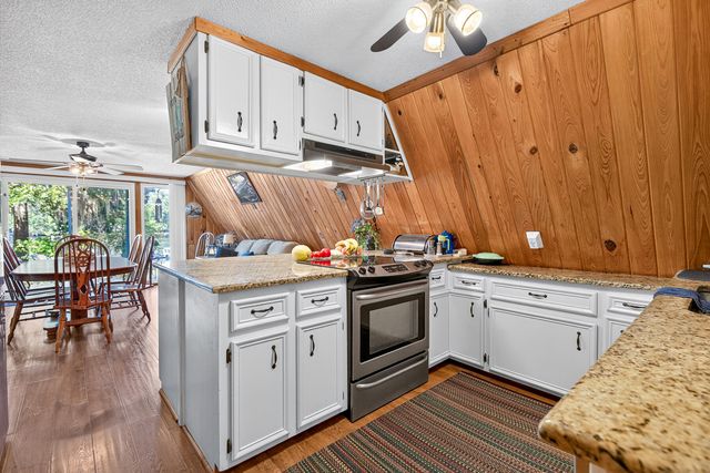 1039 Summerford Lane, Manning, SC 29102