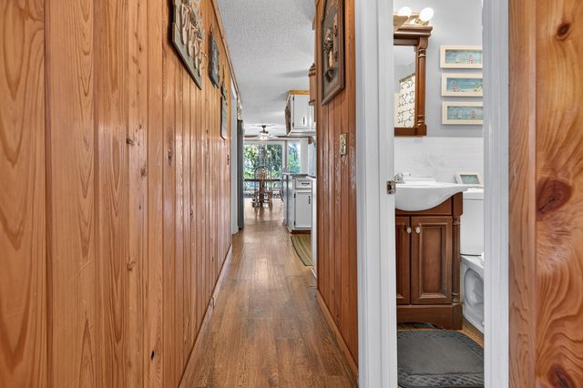 1039 Summerford Lane, Manning, SC 29102