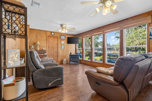 1039 Summerford Lane, Manning, SC 29102