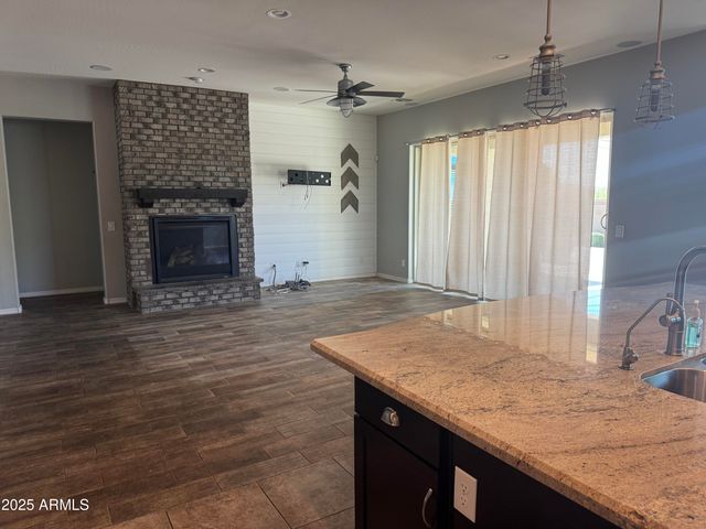 10005 W Spur Drive, Peoria, AZ 85383