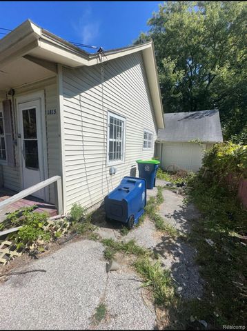 1815 Mack Road, Saginaw, MI 48601