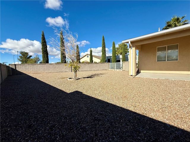3082 Southern Loop, Kingman, AZ 86401