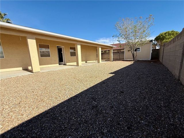 3082 Southern Loop, Kingman, AZ 86401
