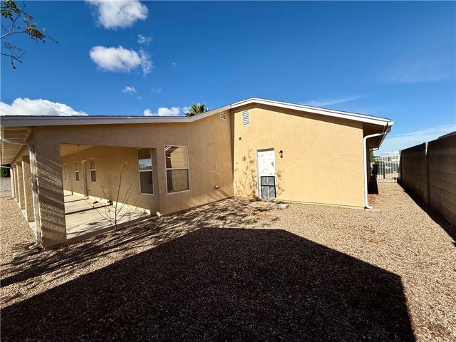 3082 Southern Loop, Kingman, AZ 86401