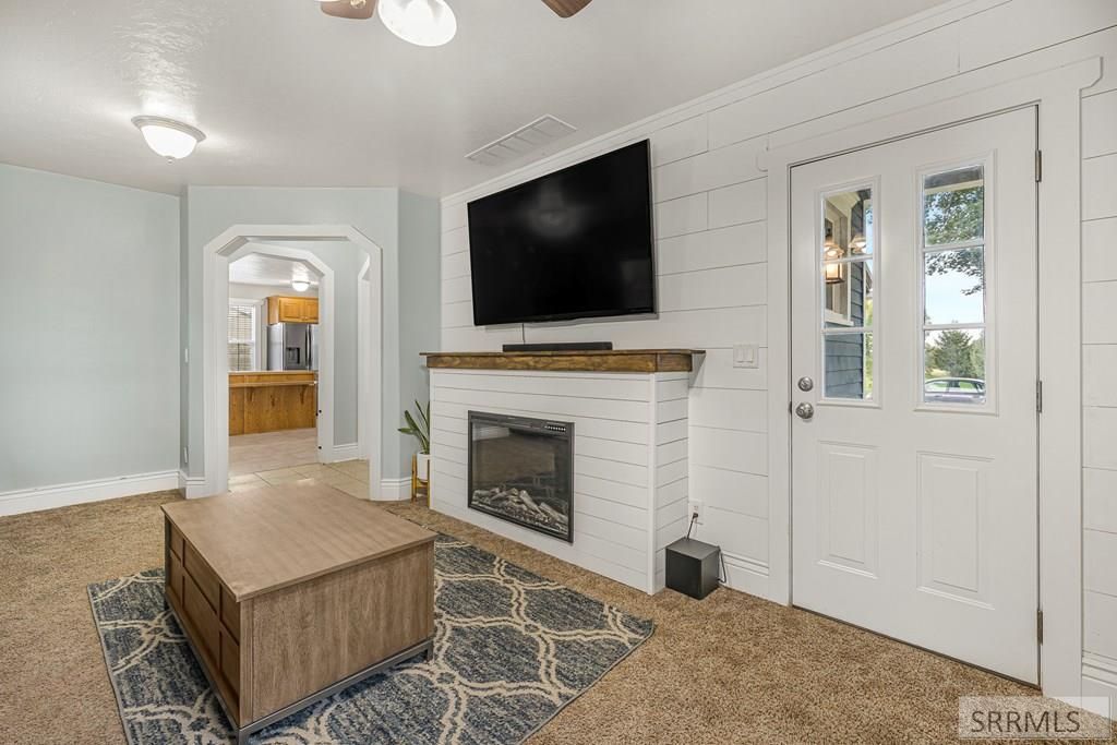 Image 11 of property listing at 4824 W Broadway Street, Idaho Falls, ID 83402