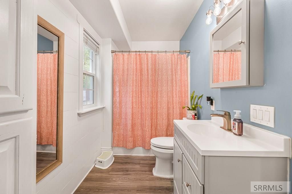 Image 20 of property listing at 4824 W Broadway Street, Idaho Falls, ID 83402