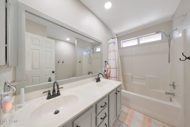 167 W SHAMROCK Street, Gilbert, AZ 85233