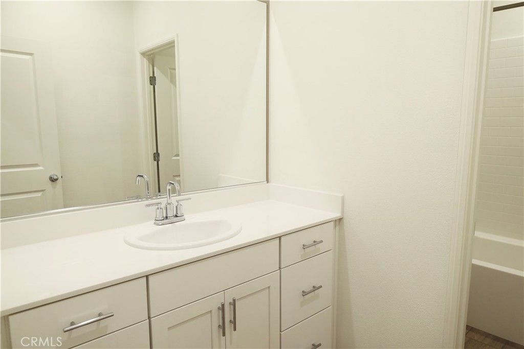 Image 11 of property listing at 5315 Mariner Ln, Chino, CA 91701
