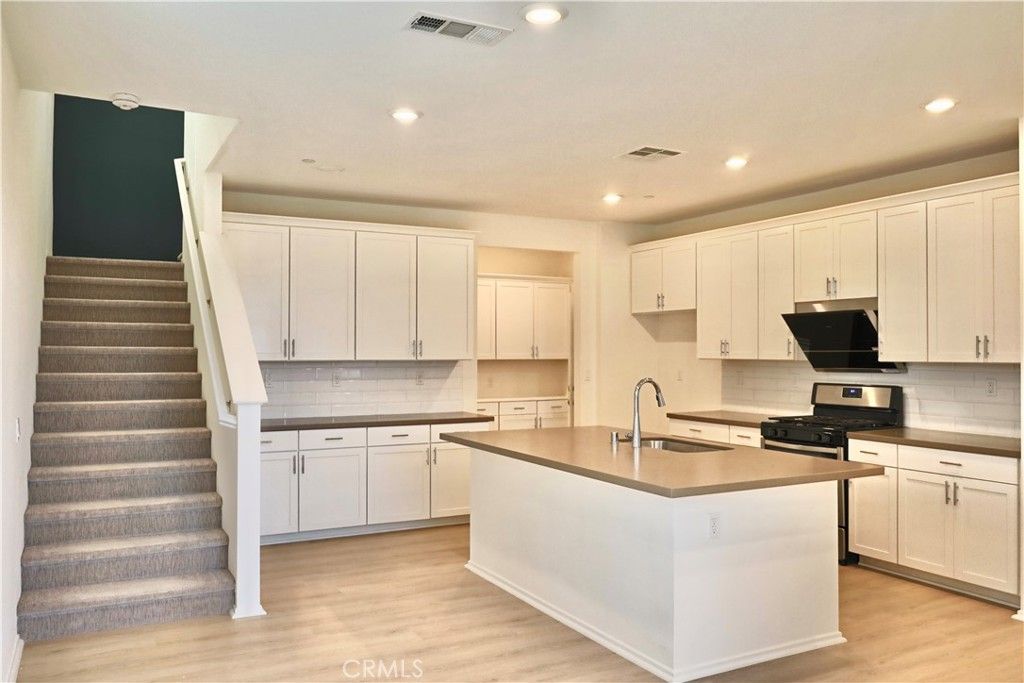 Image 2 of property listing at 5315 Mariner Ln, Chino, CA 91701
