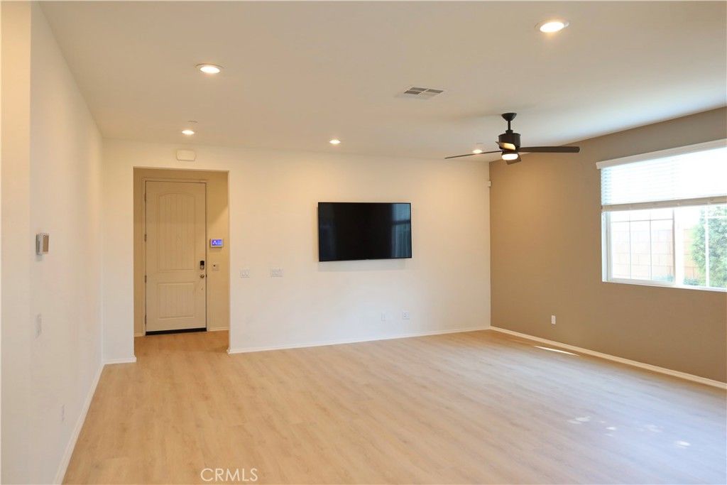 Image 4 of property listing at 5315 Mariner Ln, Chino, CA 91701