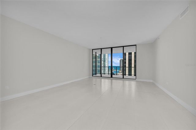 275 1ST AVENUE S 2204, St Petersburg, FL 33701