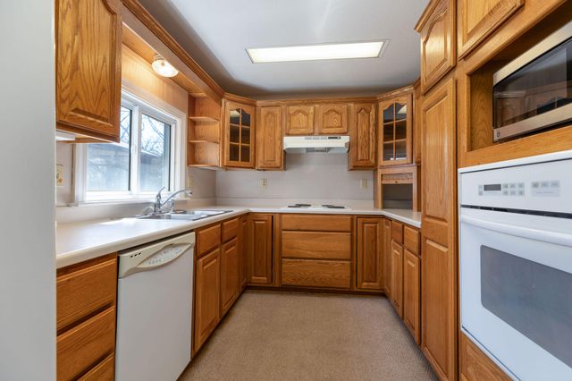 1148 State Highway Bb, Hollister, MO 65672