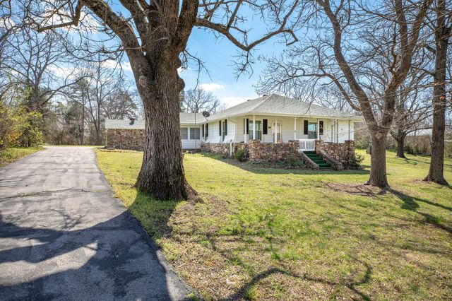 1148 State Highway Bb, Hollister, MO 65672