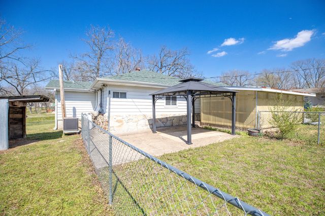 1148 State Highway Bb, Hollister, MO 65672