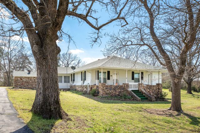 1148 State Highway Bb, Hollister, MO 65672