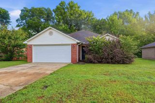1340 Pyramid Dr, Conway, AR 72034
