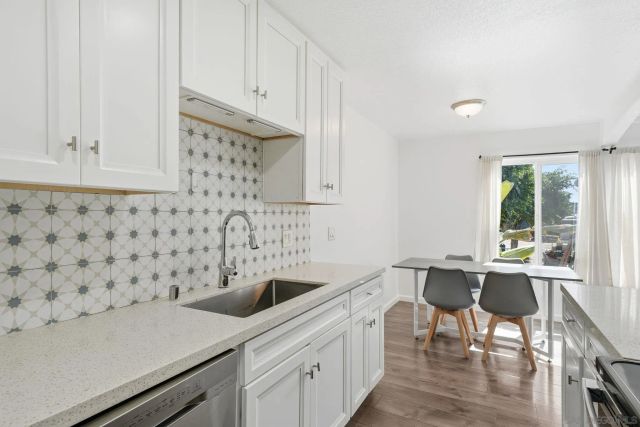 1687 Pentecost Way 4, San Diego, CA 92105