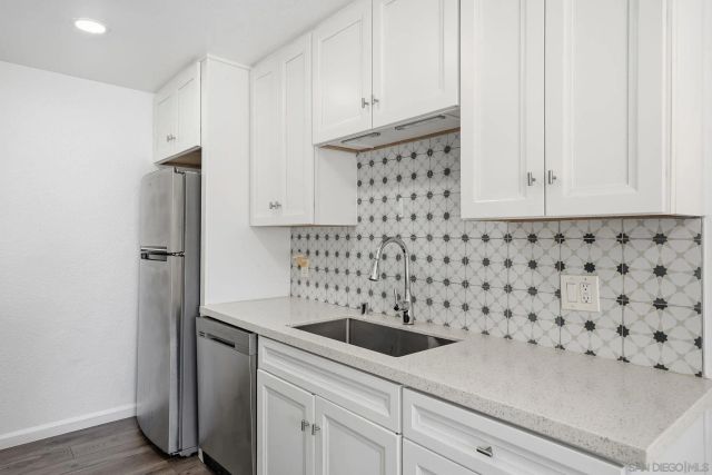 1687 Pentecost Way 4, San Diego, CA 92105