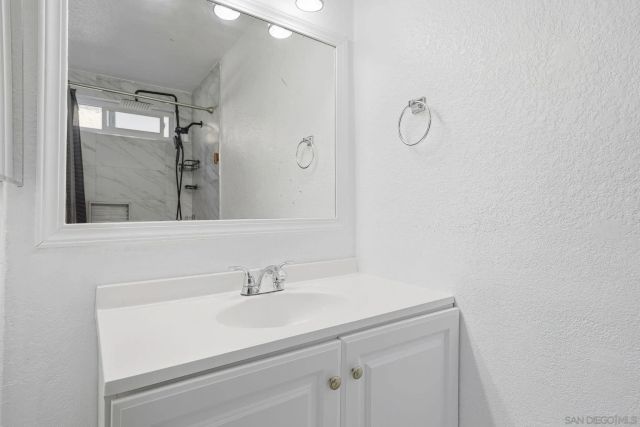 1687 Pentecost Way 4, San Diego, CA 92105