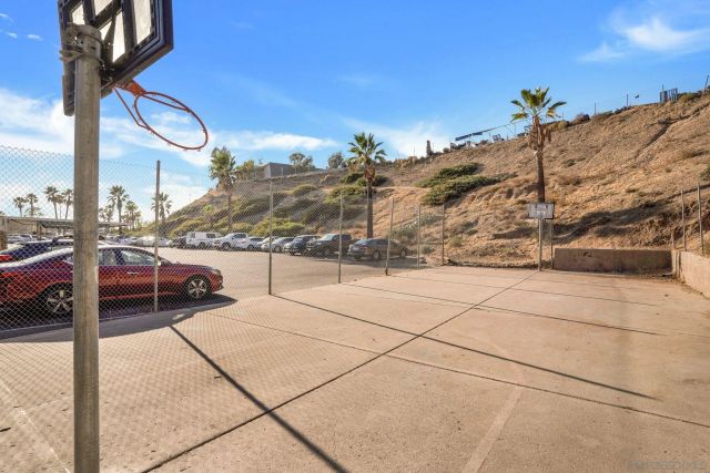 1687 Pentecost Way 4, San Diego, CA 92105