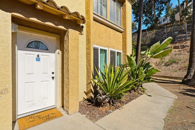 1687 Pentecost Way 4, San Diego, CA 92105
