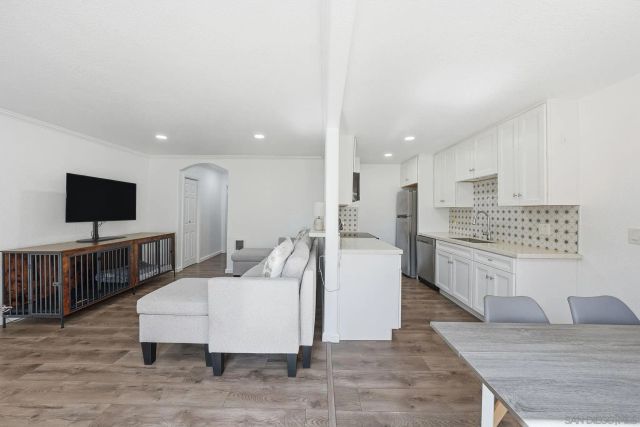 1687 Pentecost Way 4, San Diego, CA 92105