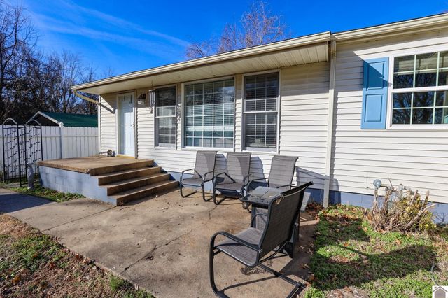 5019 Reidland Rd, Paducah, KY 42003